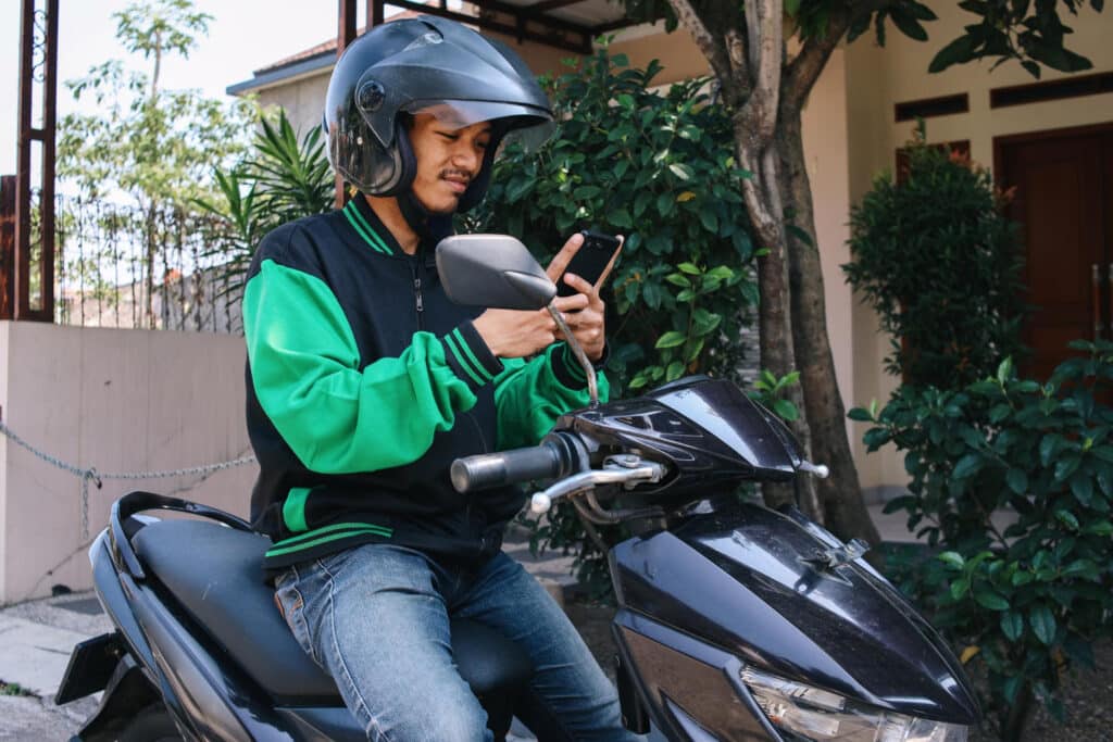 Uber Moto é opção com custo mais baixo que amplia acesso aos aplicativos de mobilidade