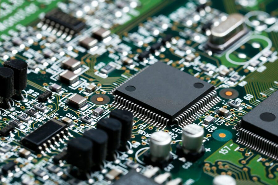 Placa-mãe barata ou cara: qual é a diferença e quando vale o investimento?